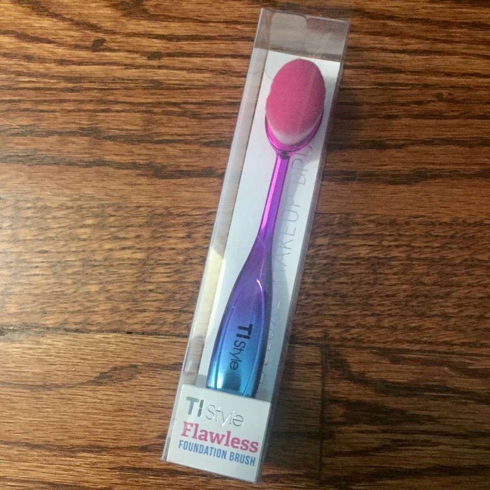 Flawless Foundation Brush